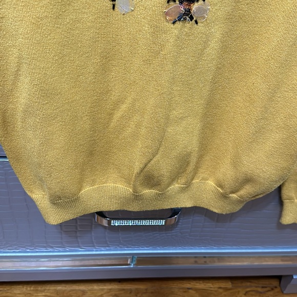 Vinizbena Mustard Bee 🐝 Sweater (S) - Picture 5 of 12